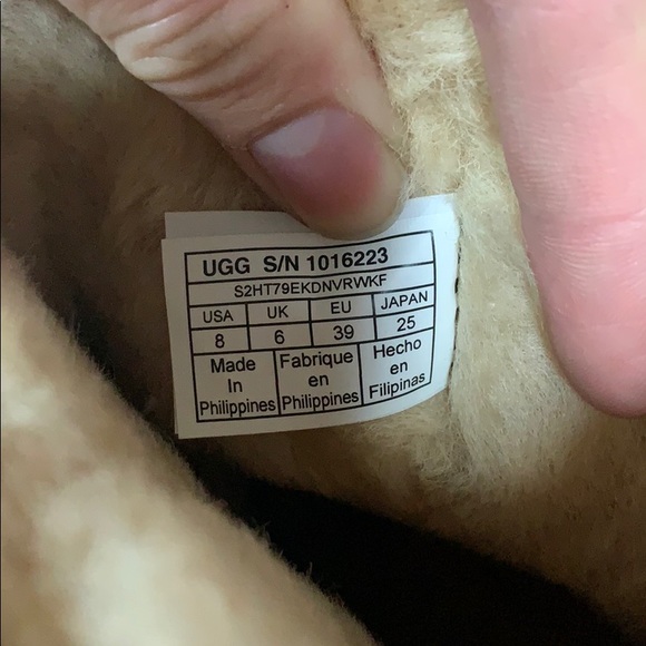 NIB UGG Classic Short Boot 2 Chestnut - Picture 6 of 7